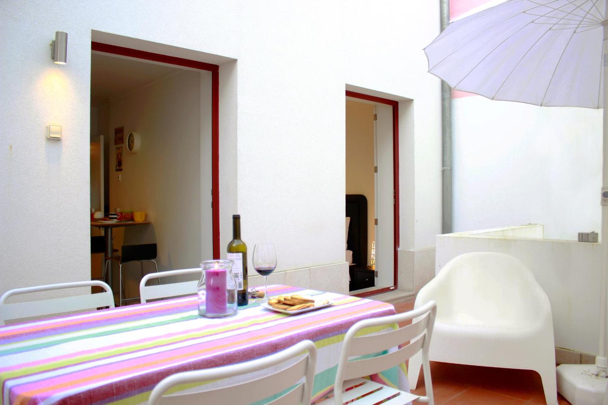 Joivy Modern 1-Bed Apt With Terrace, Moments From Sao Bento Palace Lisabona Exterior foto